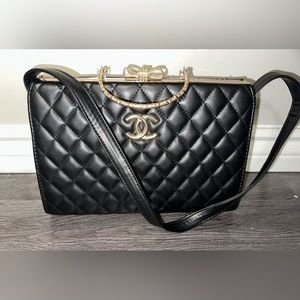 Double C Monogram Parisian French Luxury quilted bag purse